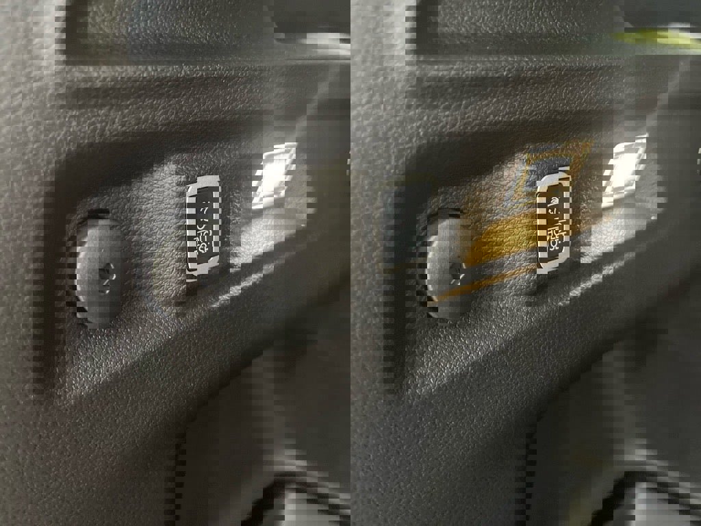 New 2025 Jeep Grand Cherokee L Limited w/ Luxury Tech Group II image 21