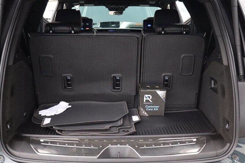 Used 2026 Cadillac Escalade V w/ LPO, ONYX Package image 39