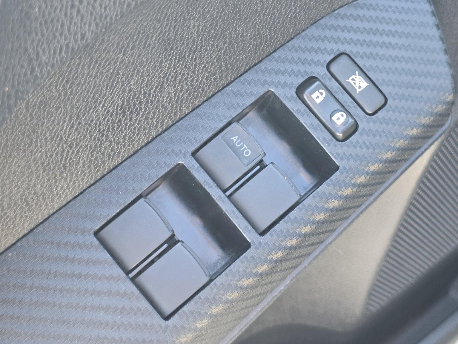 Used 2015 Toyota RAV4 XLE FWD image 27
