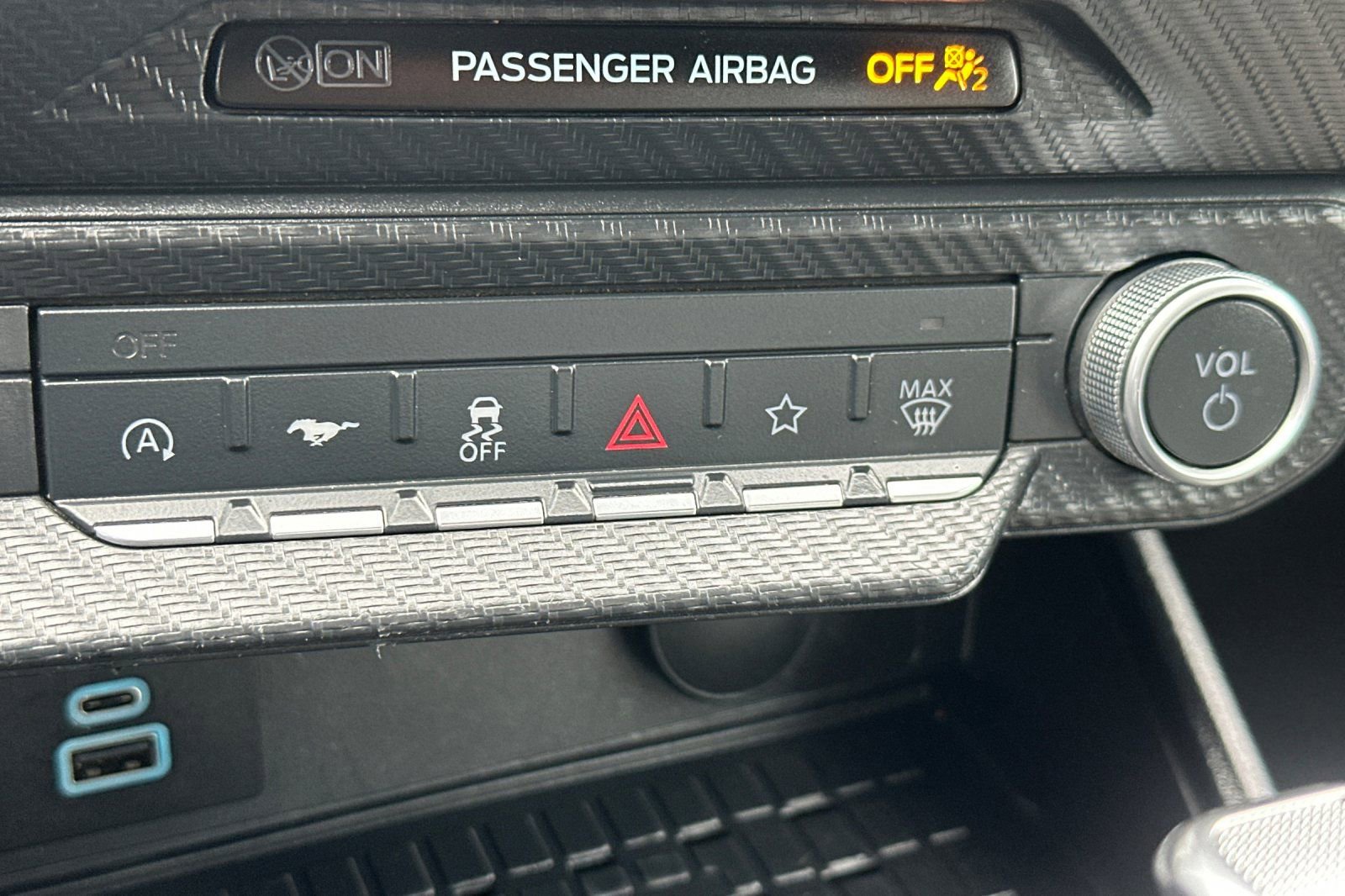 Used 2024 Ford Mustang Premium RWD image 31