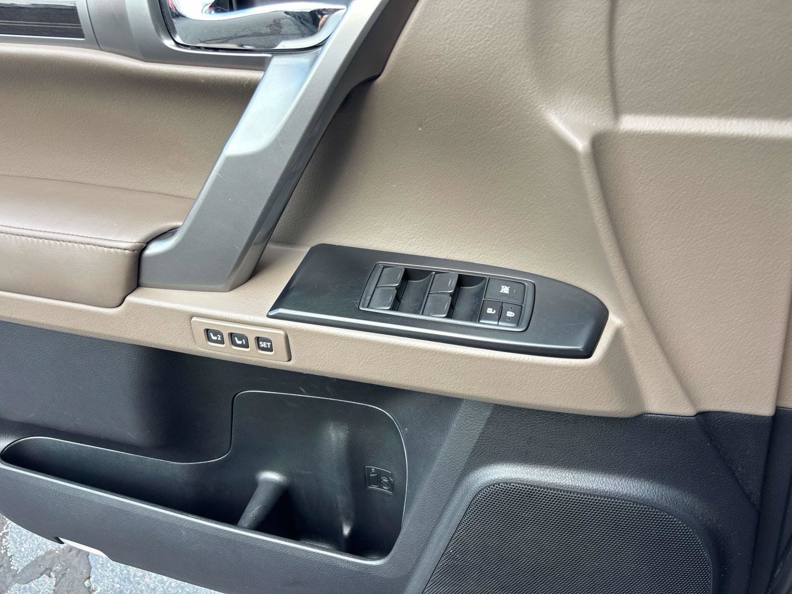 Used 2022 Lexus GX 460 Premium w/ Premium Package AWD/4WD image 15