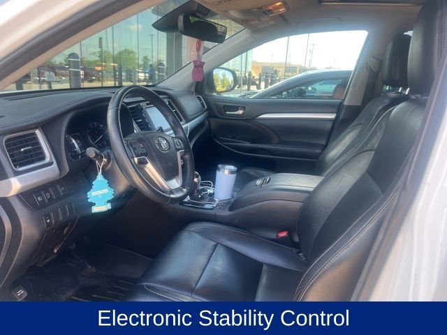 Used 2018 Toyota Highlander XLE image 13