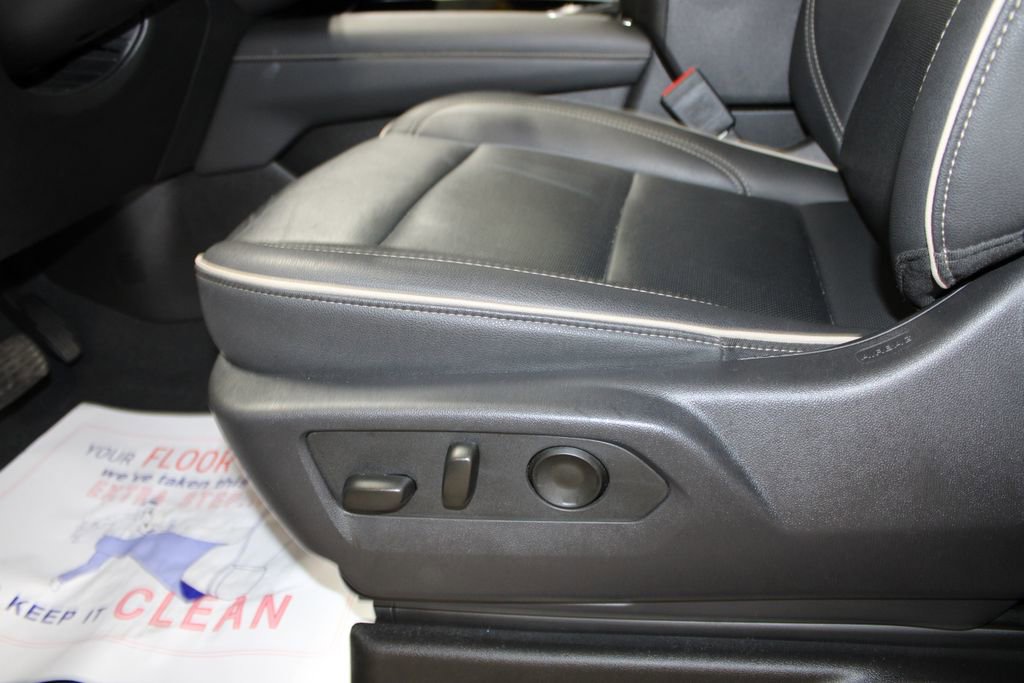 Used 2025 Chevrolet Tahoe Premier image 14