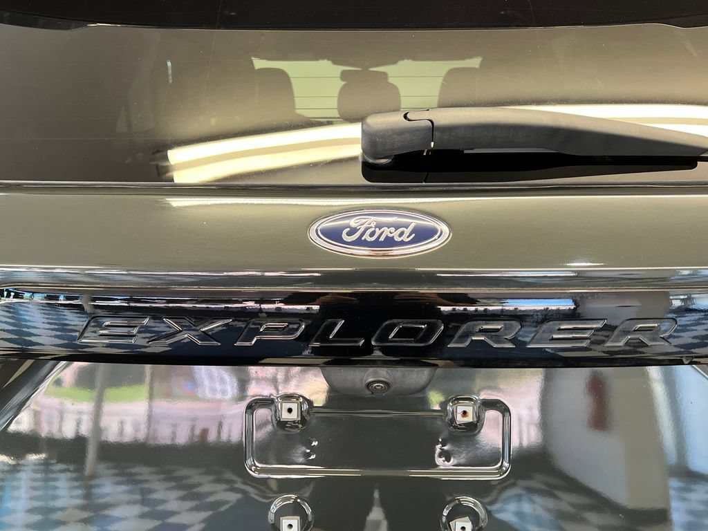 Used 2023 Ford Explorer ST-Line w/ Class IV Trailer Tow Package AWD/4WD image 11