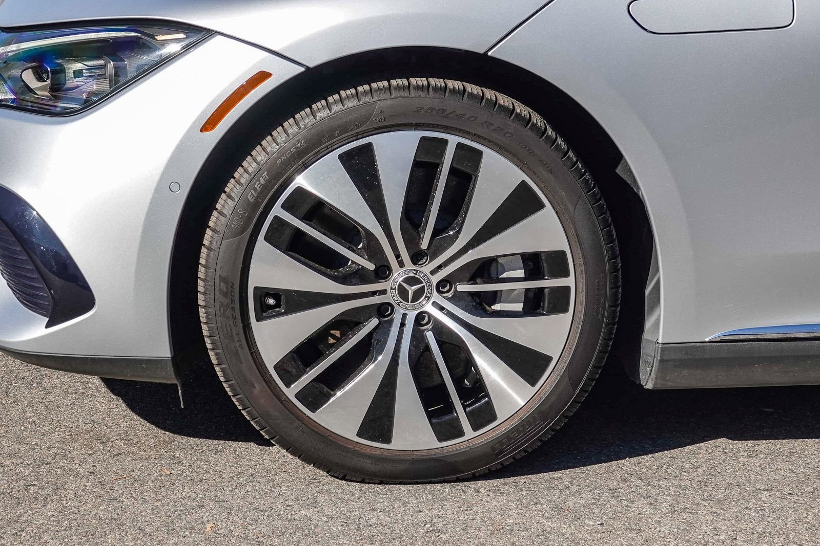 New 2024 Mercedes-Benz EQE 500 4MATIC Sedan image 10