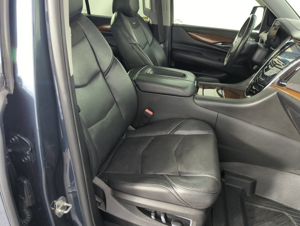 Used 2020 Cadillac Escalade ESV Premium Luxury RWD image 40
