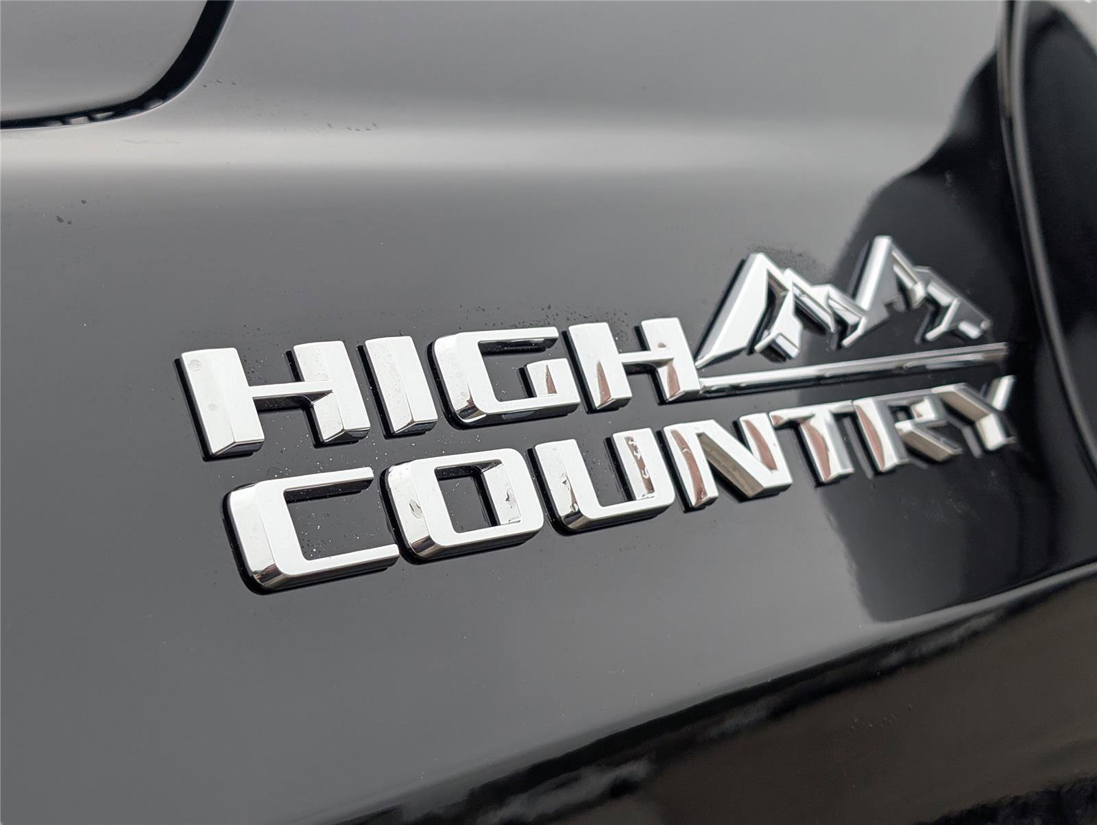 New 2026 Chevrolet Suburban High Country image 28