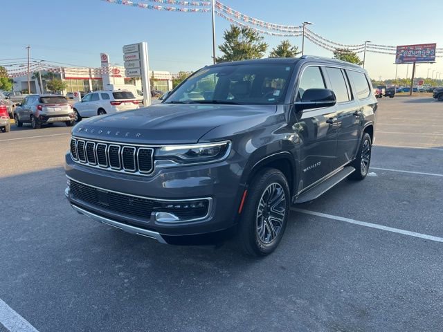 Used 2024 Jeep Wagoneer L Series II w/ Flexible Seating Group AWD/4WD image 40