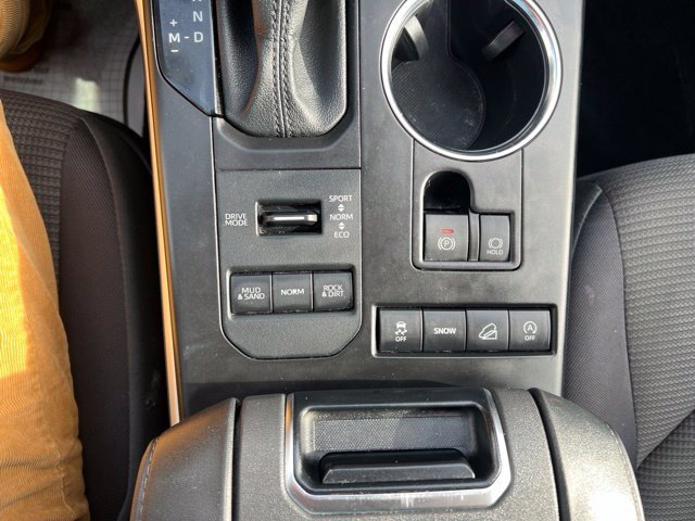 Used 2021 Toyota Highlander LE AWD/4WD image 19