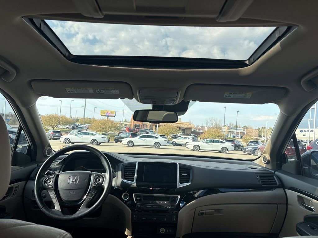 Used 2016 Honda Pilot Touring image 38