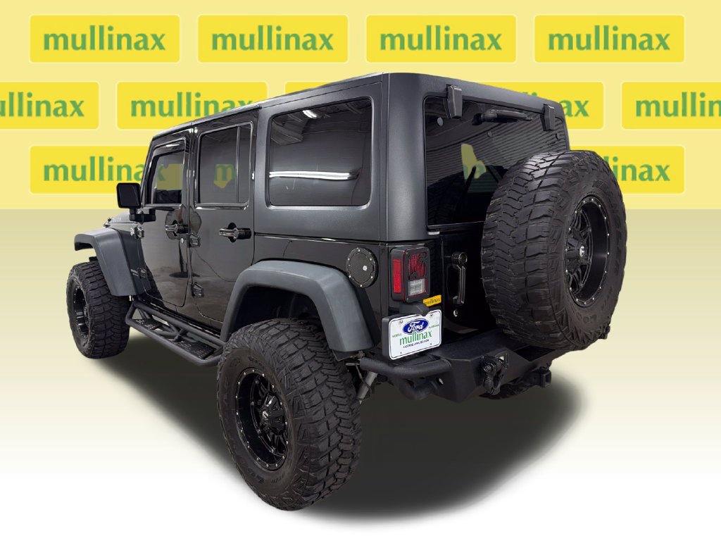 Used 2015 Jeep Wrangler Unlimited Rubicon w/ Connectivity Group AWD/4WD image 8