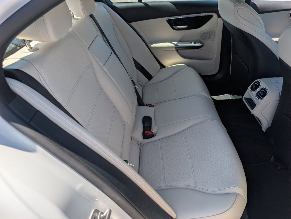 Used 2025 Mercedes-Benz C 300 4MATIC Sedan image 5