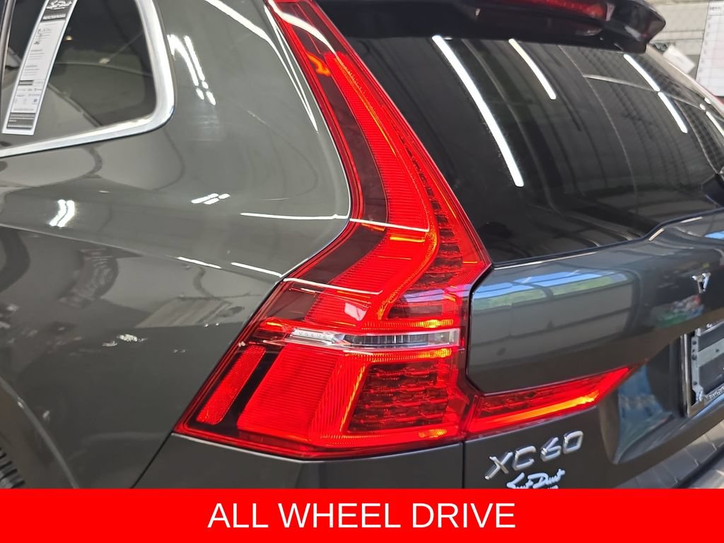 Used 2018 Volvo XC60 T8 Inscription w/ Advanced Package AWD/4WD image 33