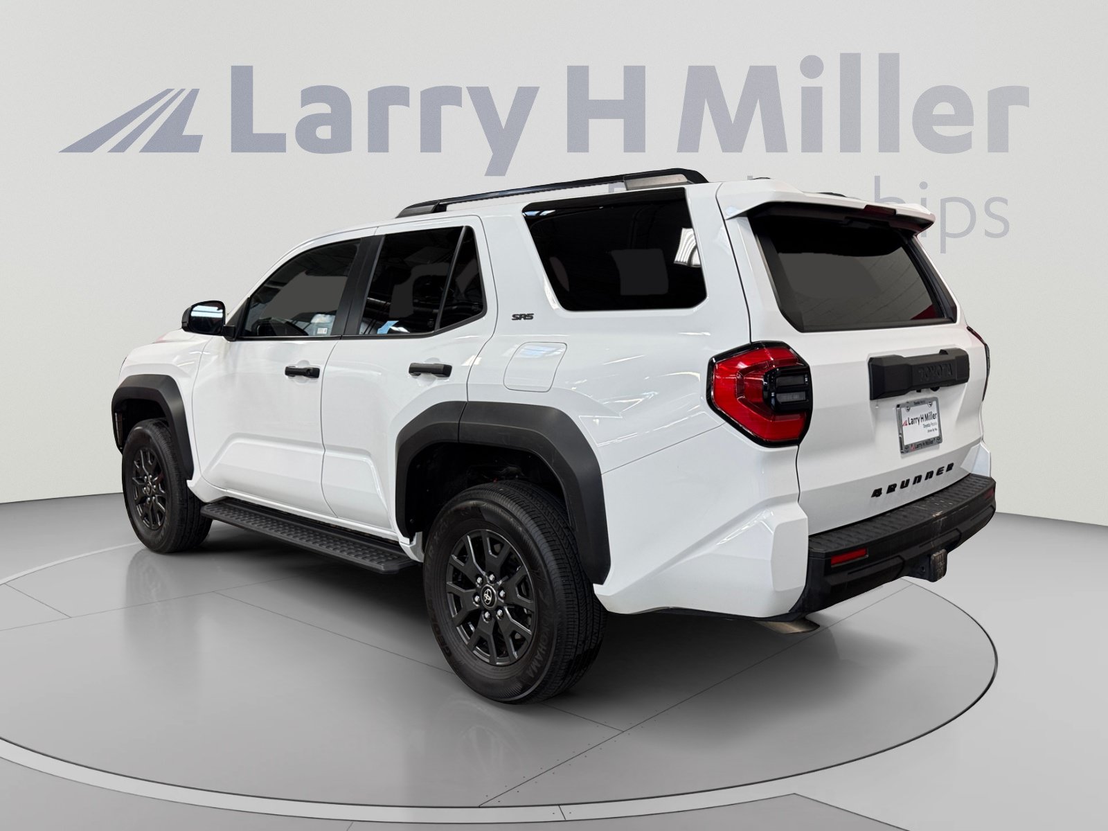 Certified 2025 Toyota 4Runner SR5 AWD/4WD image 3