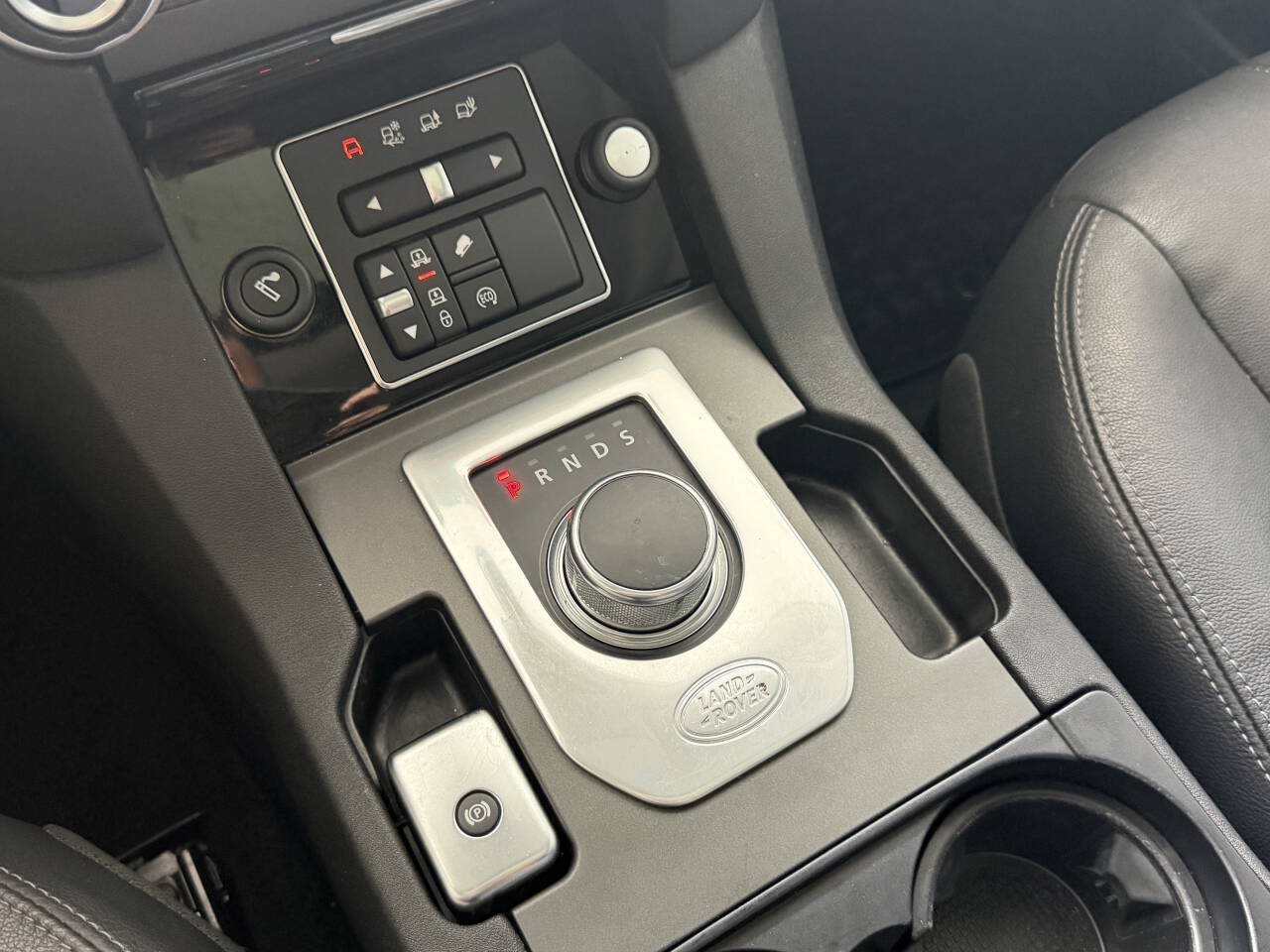 Used 2015 Land Rover LR4 HSE AWD/4WD image 16