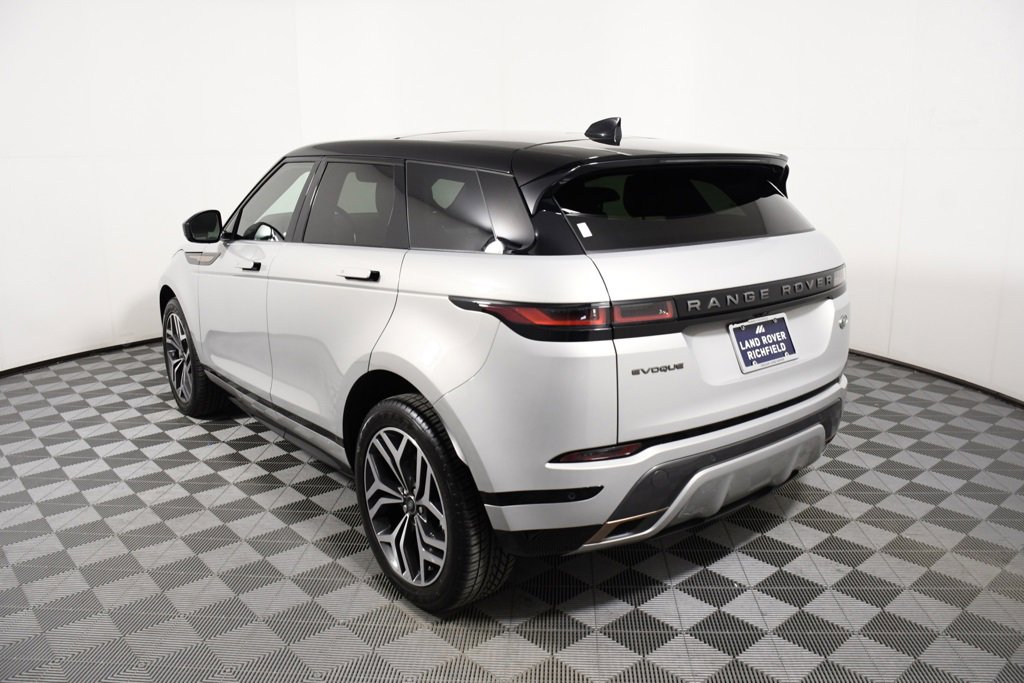 Used 2023 Land Rover Range Rover Evoque R-Dynamic SE image 4