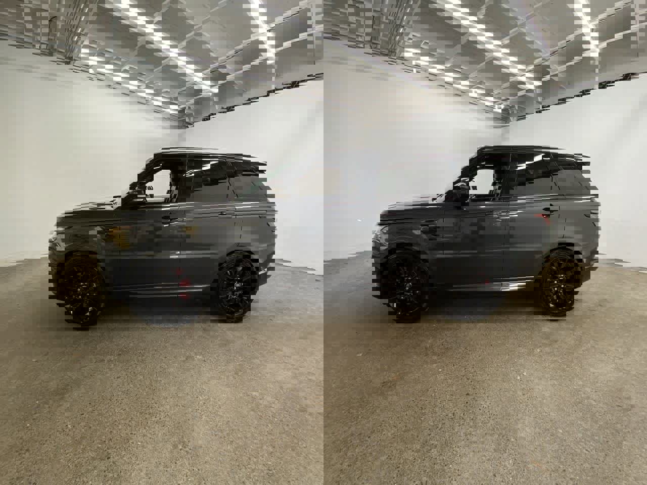 Used 2022 Land Rover Range Rover Sport HST image 3