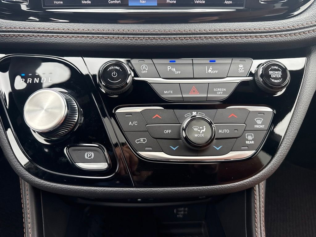 New 2026 Chrysler Pacifica Pinnacle image 21