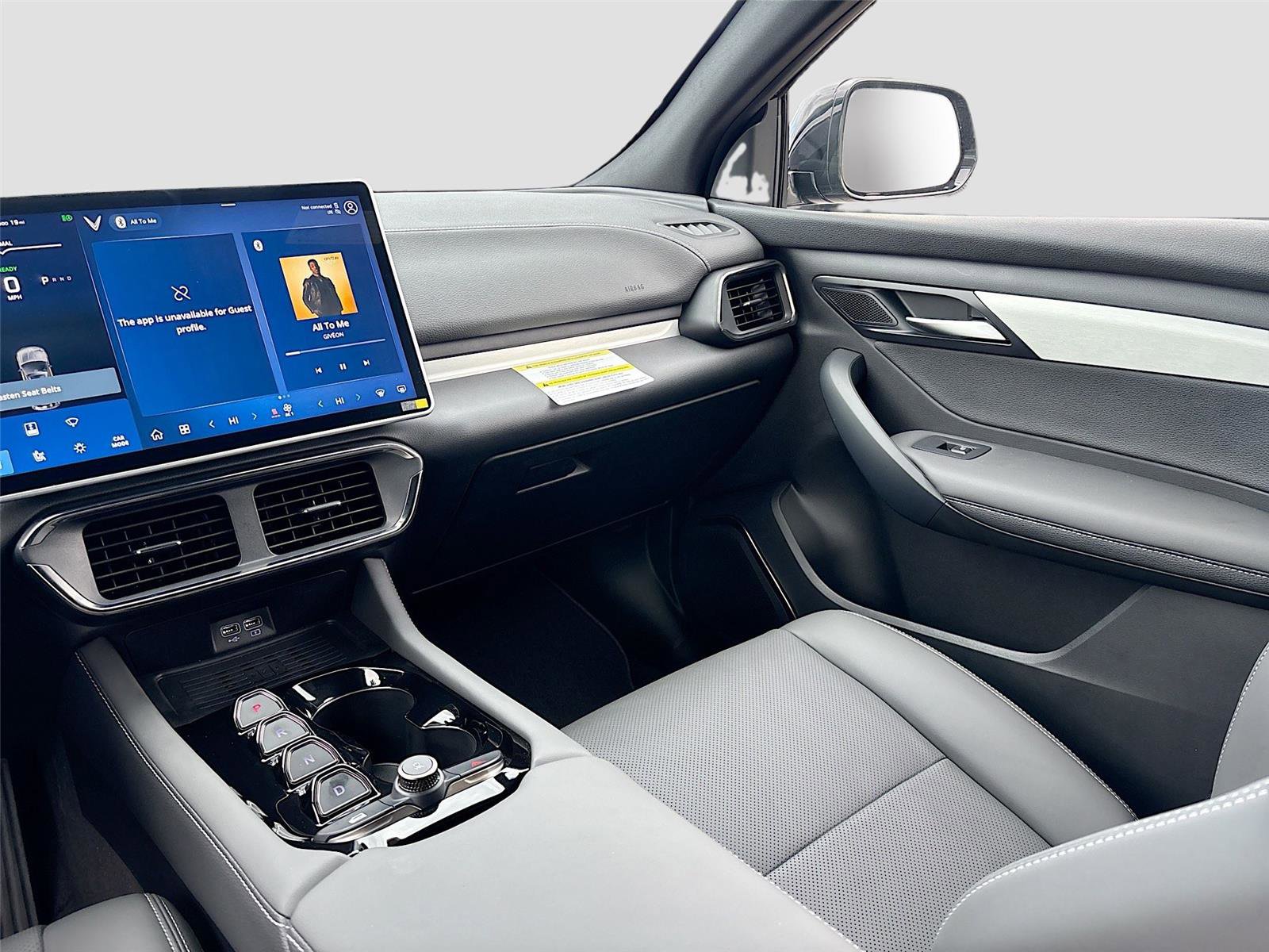 New 2025 VinFast VF 8 Plus image 23