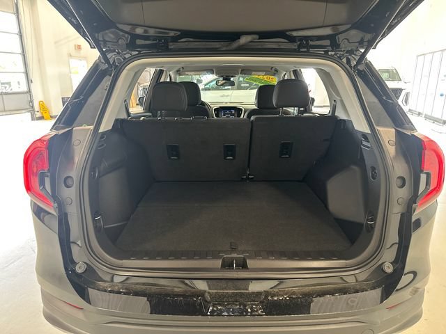 Used 2023 GMC Terrain SLE FWD image 31