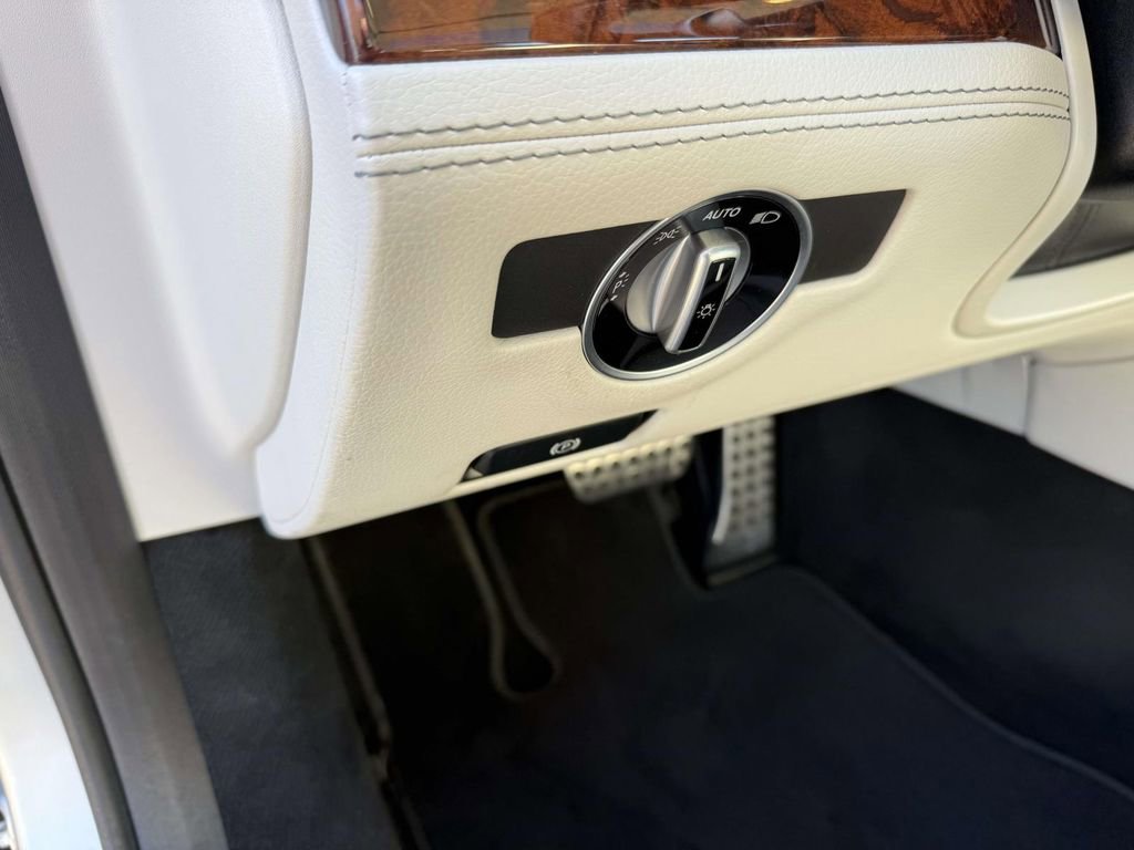 Used 2017 Mercedes-Benz SL 550 image 18