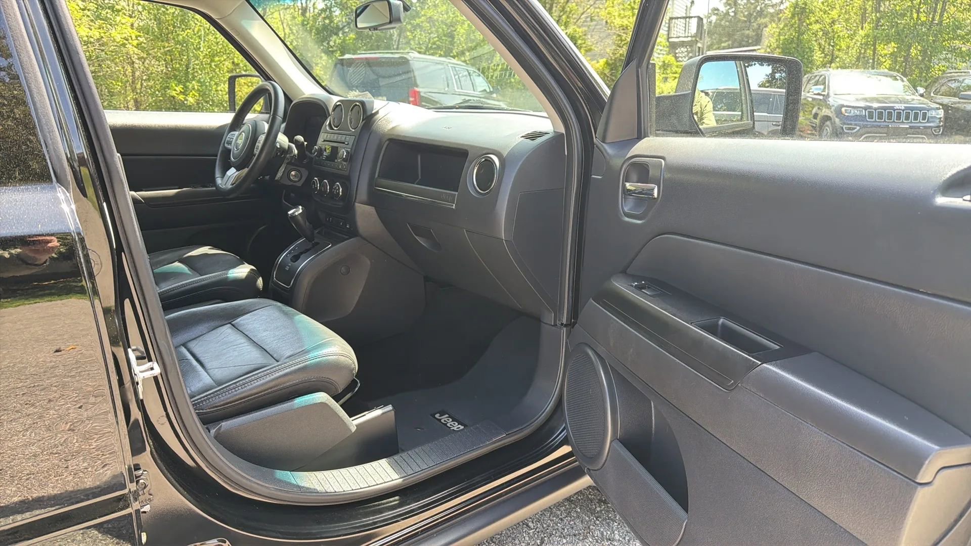 Used 2015 Jeep Patriot High Altitude image 15