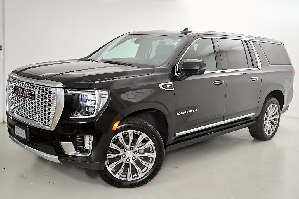 Used 2021 GMC Yukon XL Denali w/ Denali Premium Package AWD/4WD image 3