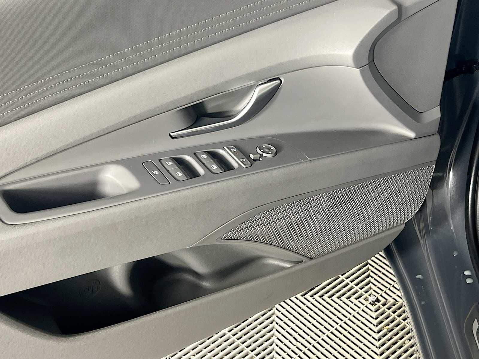 Certified 2024 Hyundai Elantra SEL image 19