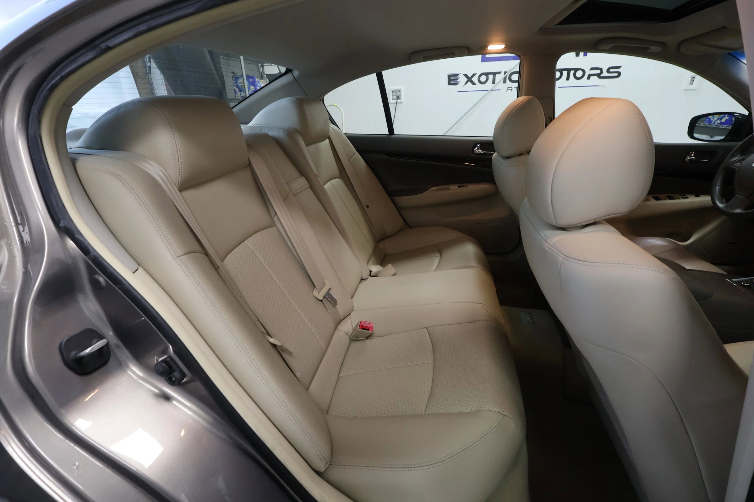 Used 2011 INFINITI G37 Journey w/ Premium Pkg image 29