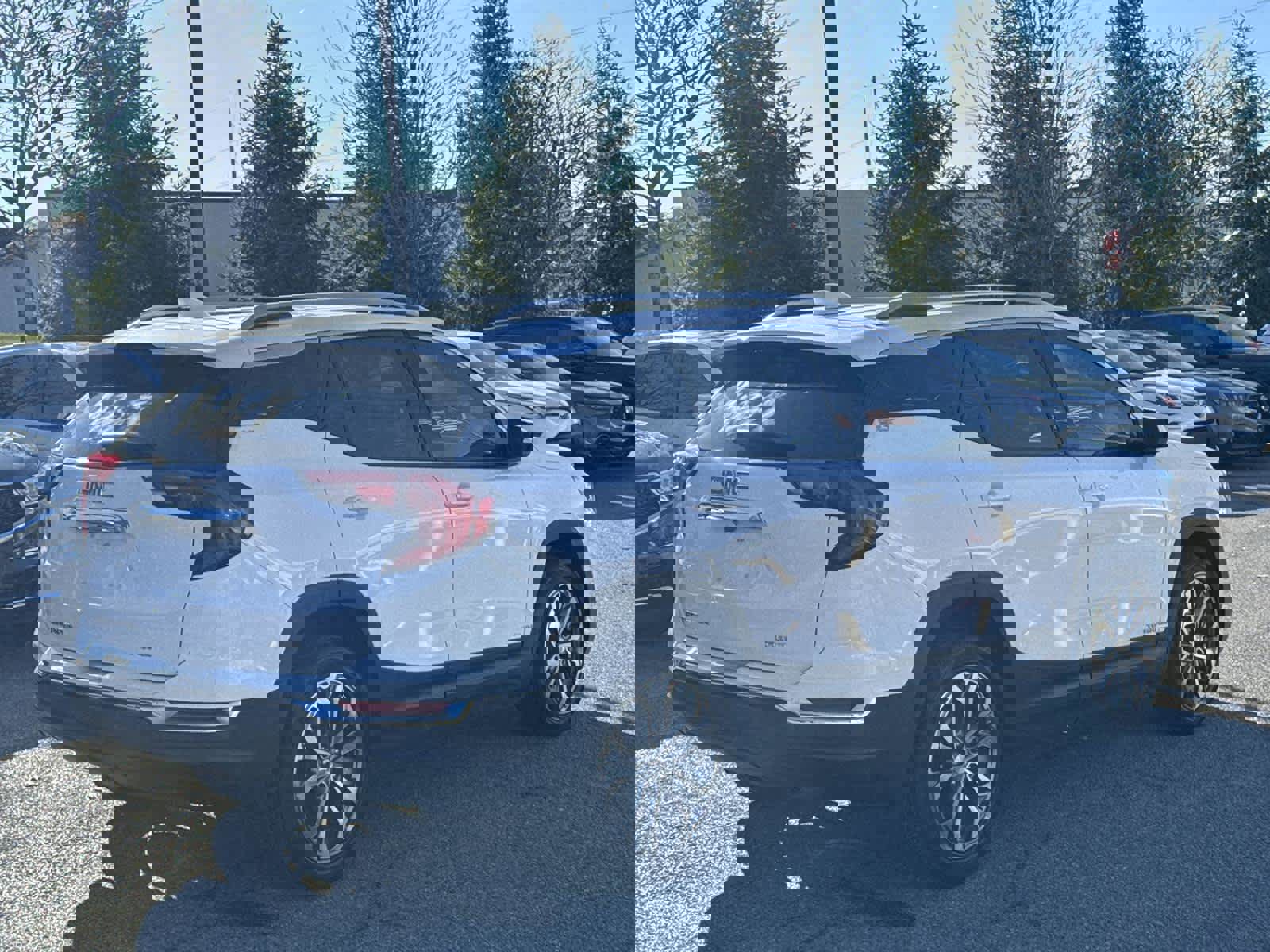 Used 2021 GMC Terrain SLT w/ Infotainment Package II image 5