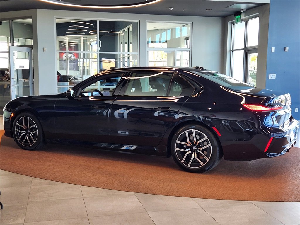 New 2026 BMW i7 xDrive60 w/ Executive Package image 2