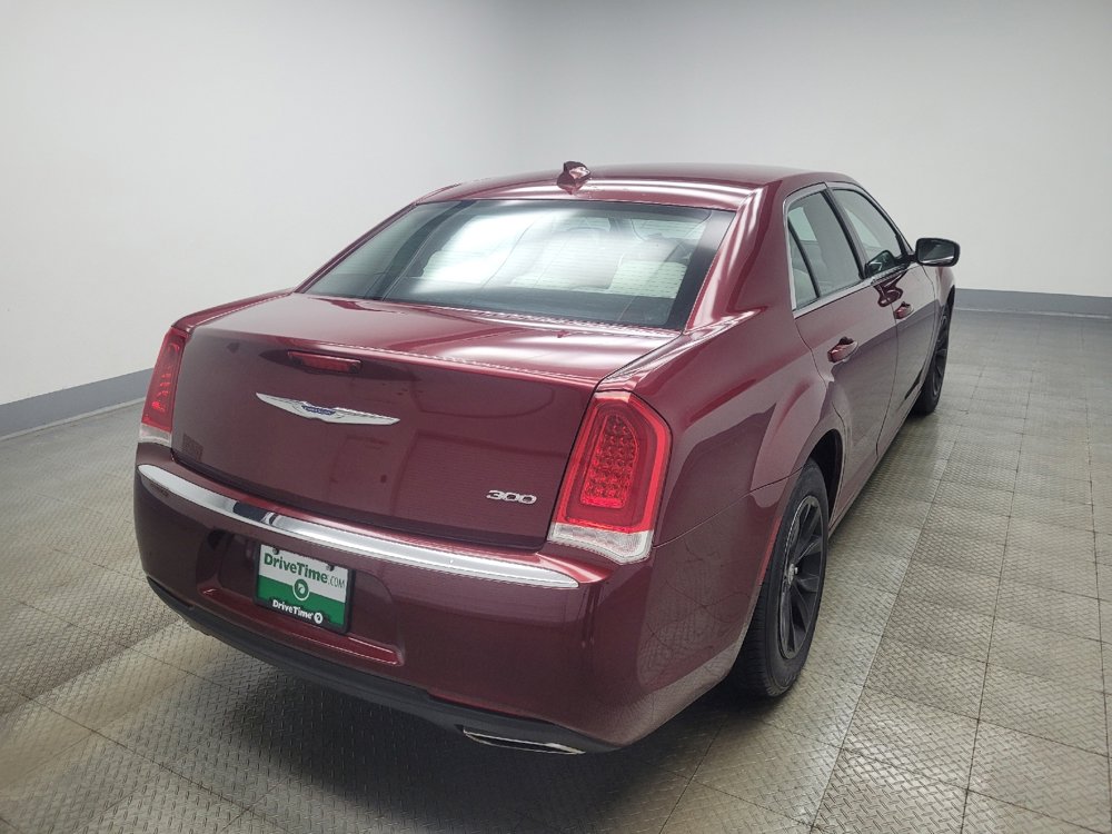 Used 2022 Chrysler 300 Touring image 9