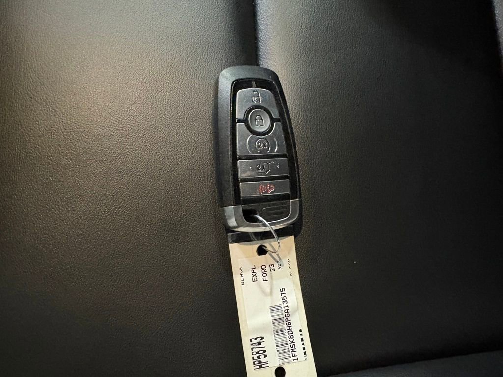 Used 2023 Ford Explorer XLT w/ Equipment Group 202A image 9