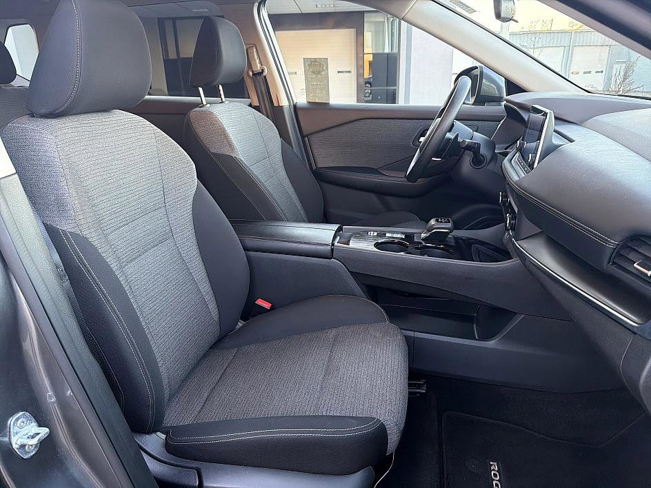 Used 2023 Nissan Rogue SV image 20