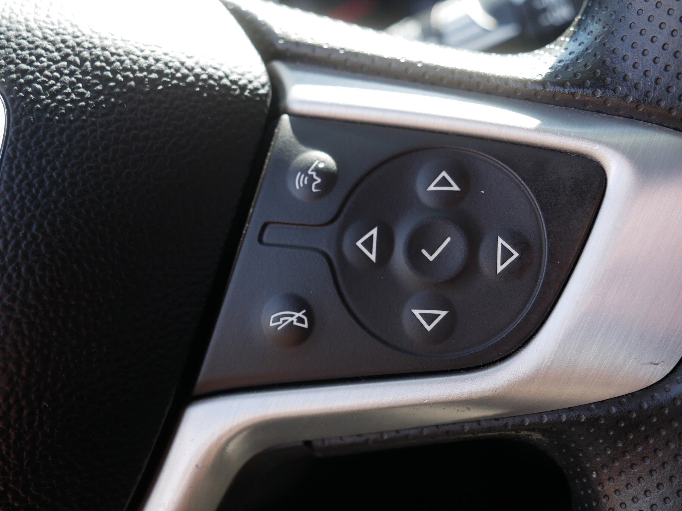 Used 2023 GMC Terrain SLE w/ Driver Convenience Package AWD/4WD image 29