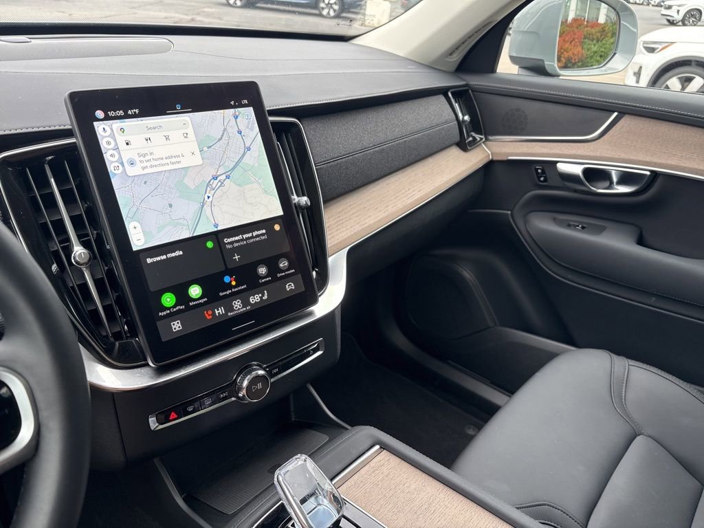 Certified 2025 Volvo XC90 B5 Plus AWD/4WD image 30