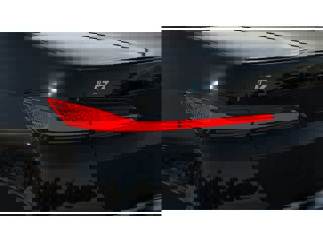 Used 2025 BMW i7 xDrive60 image 9