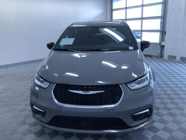 Used 2025 Chrysler Pacifica Select FWD image 15