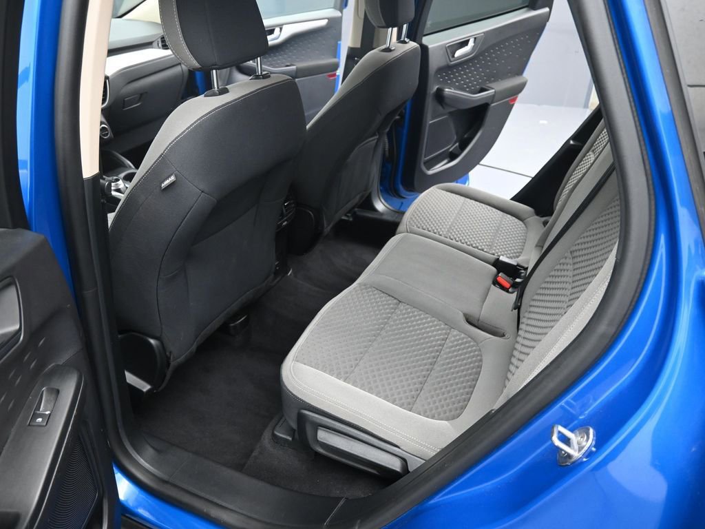 Used 2020 Ford Escape SE image 27