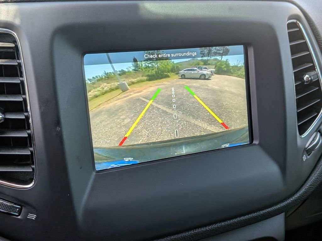 Used 2019 Jeep Compass Latitude FWD image 24