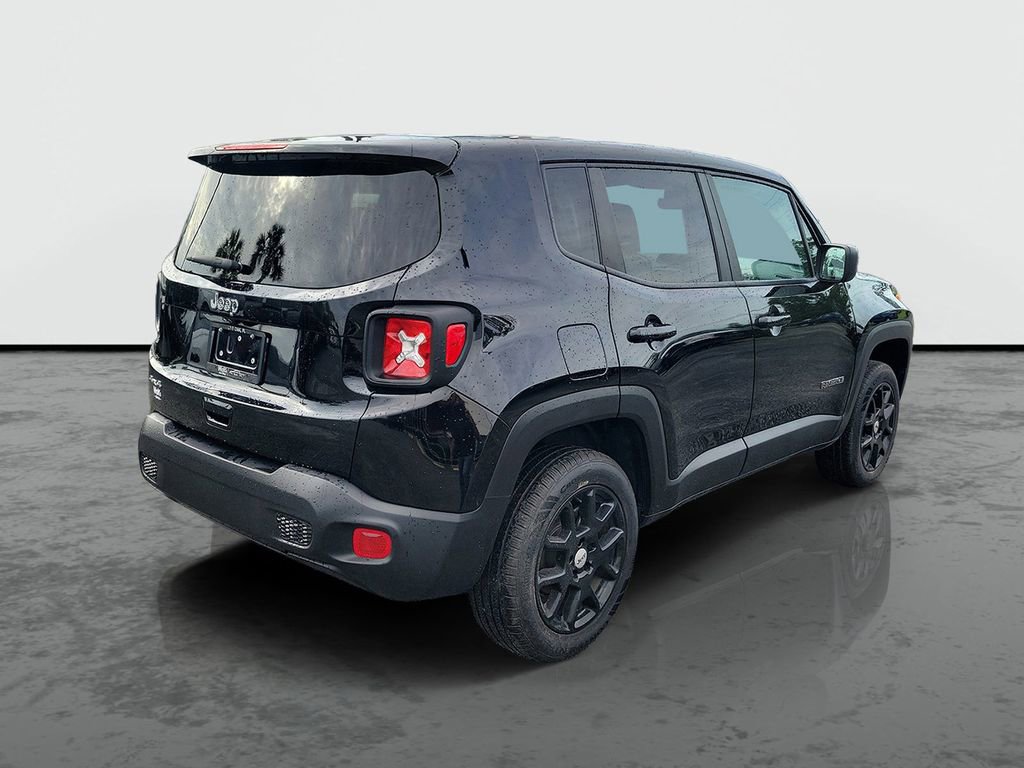Used 2023 Jeep Renegade Latitude AWD/4WD image 2