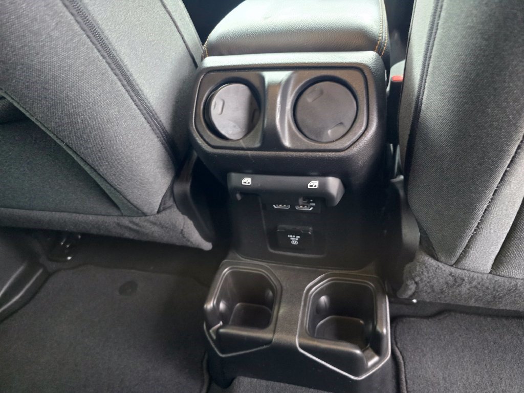 Used 2026 Jeep Wrangler Unlimited Sahara AWD/4WD image 33