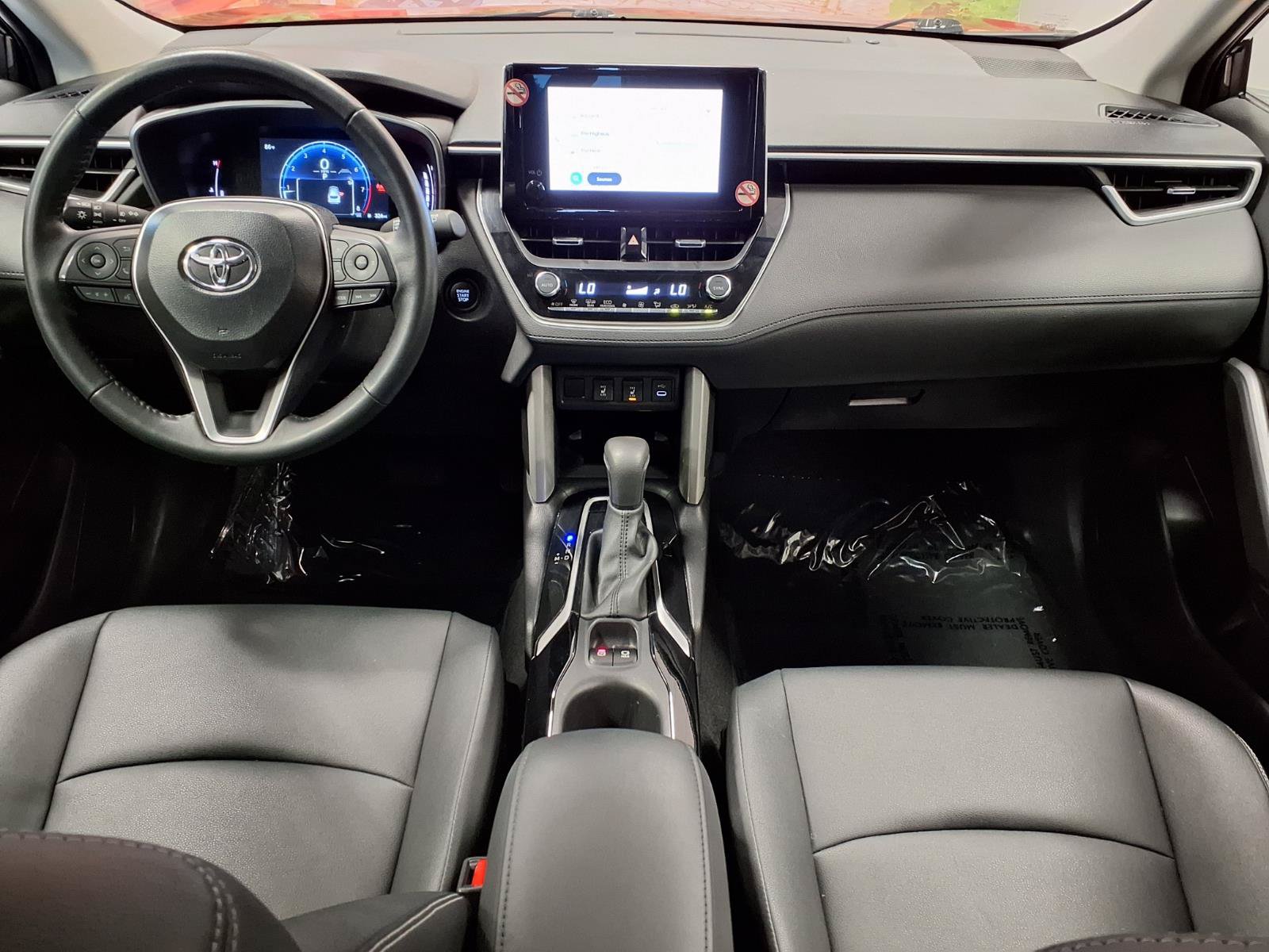 Used 2025 Toyota Corolla Cross XLE FWD image 14