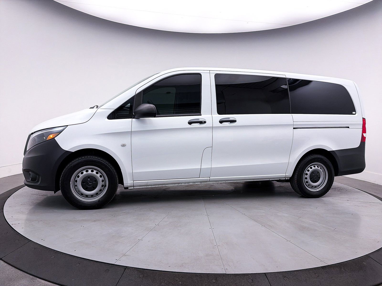 Used 2023 Mercedes-Benz Metris Passenger image 33