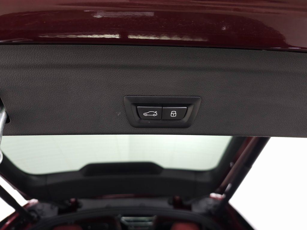 Used 2025 BMW X6 xDrive40i w/ Climate Comfort Package image 7