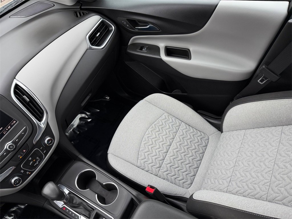 Used 2022 Chevrolet Equinox LS image 17