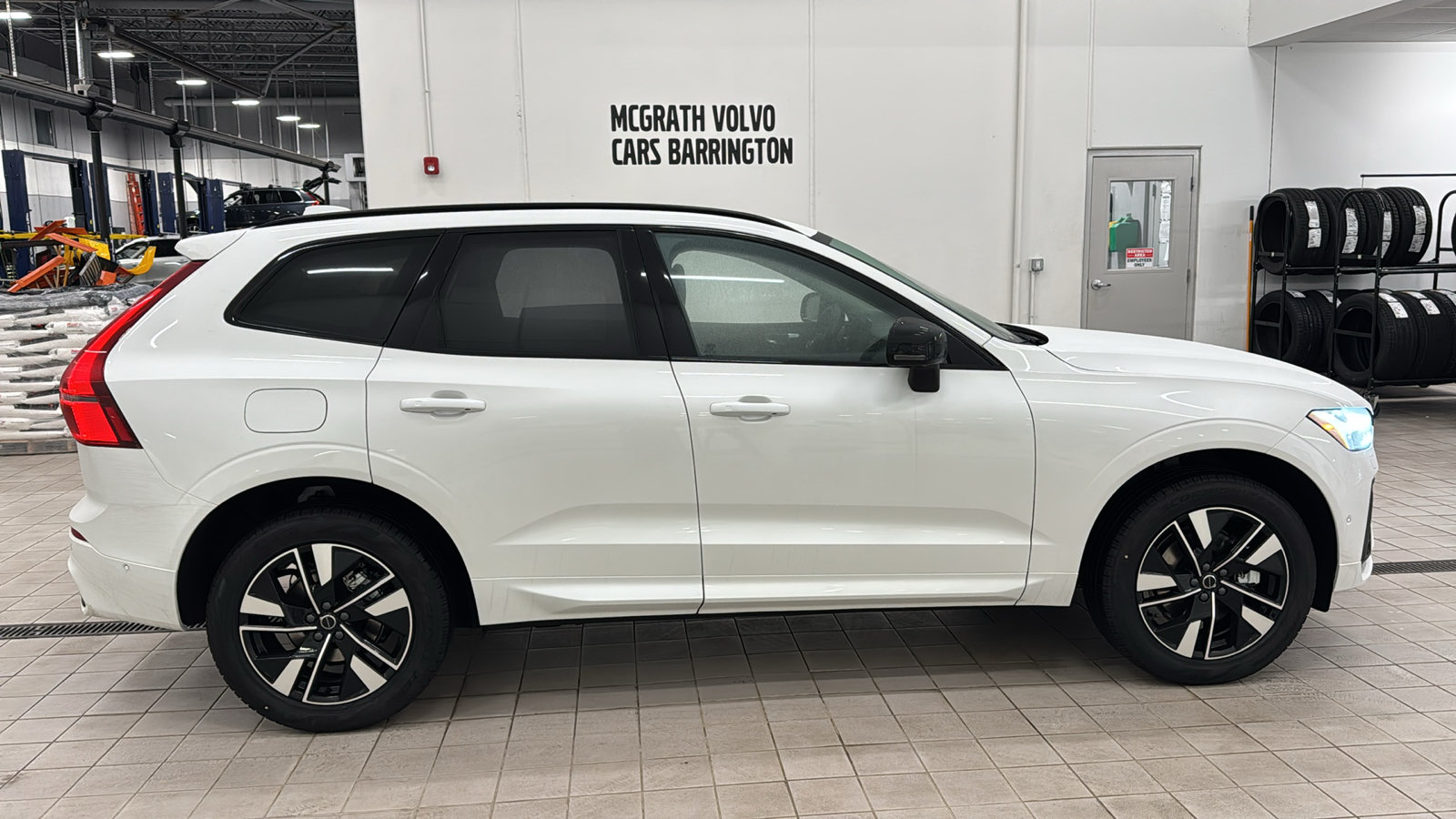 New 2026 Volvo XC60 B5 Plus w/ Climate Package AWD/4WD image 4