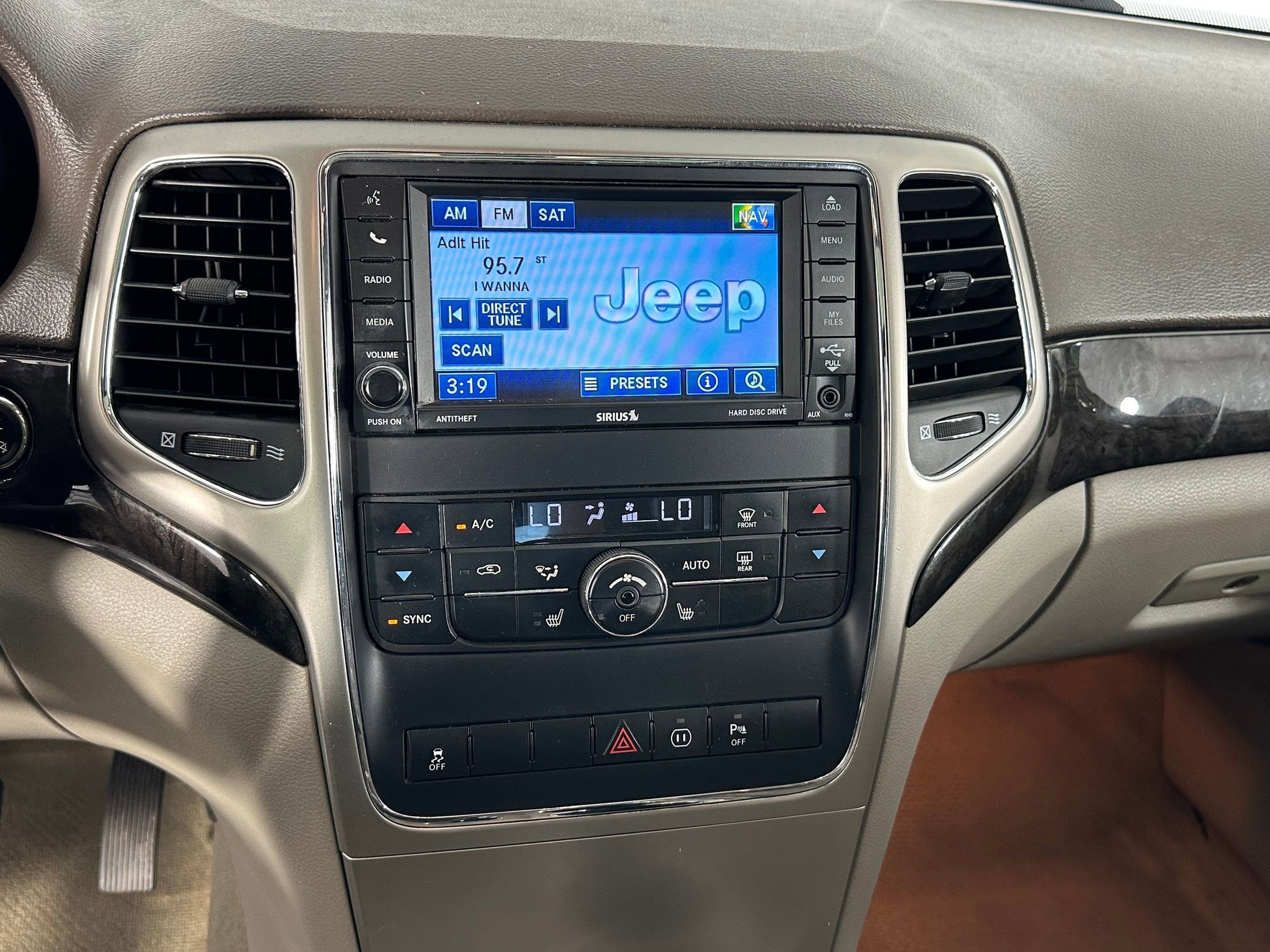 Used 2012 Jeep Grand Cherokee Laredo image 23