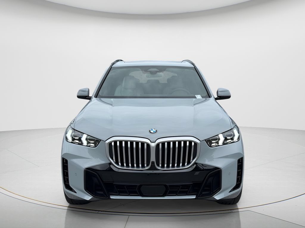 New 2026 BMW X5 xDrive40i w/ M Sport Package AWD/4WD image 2