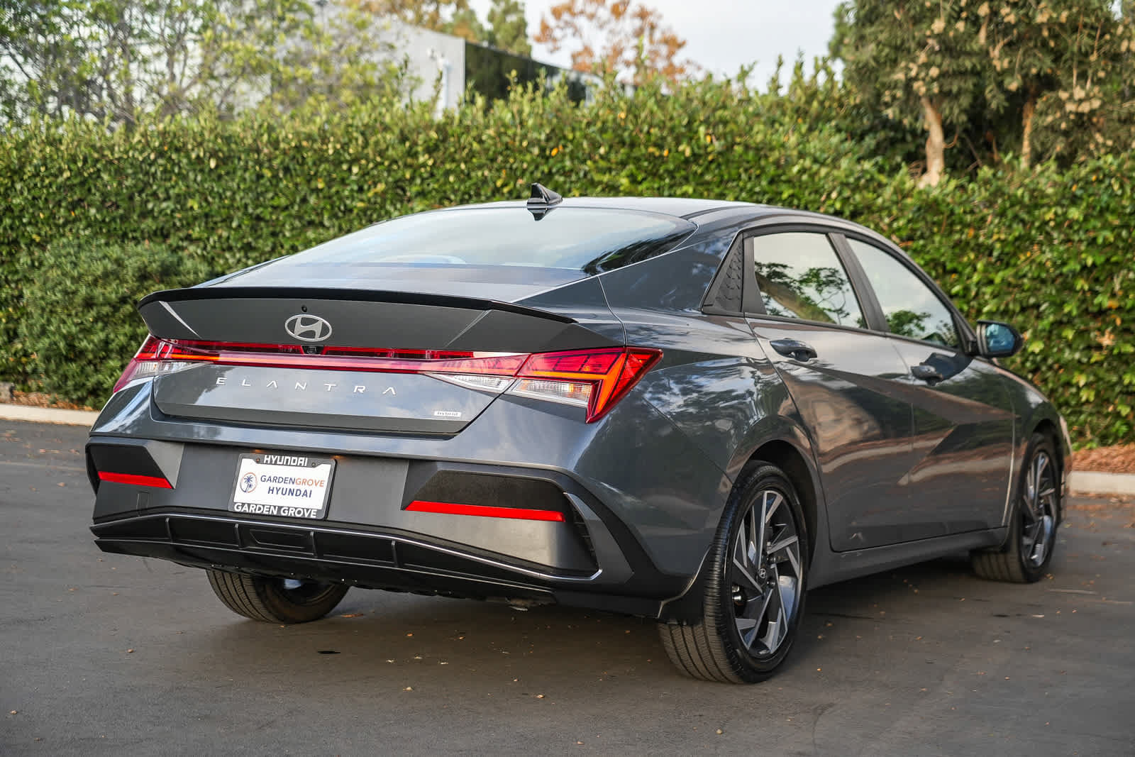 Used 2025 Hyundai Elantra SEL FWD image 6